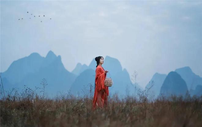 自己的三件事谈的越少福报越多AG真人网页与人聊天尽量少谈