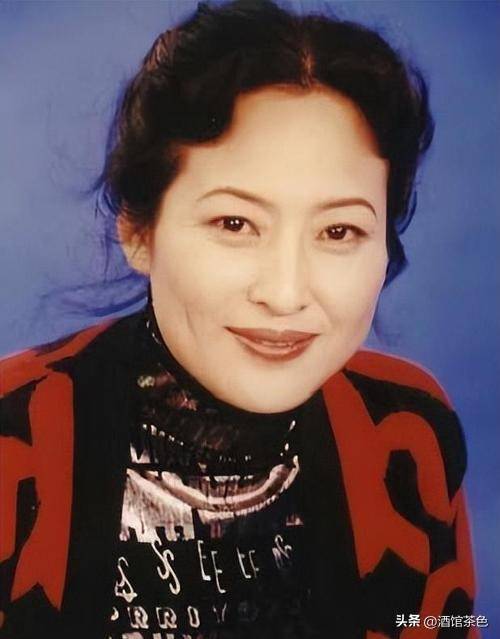 错在北京豪宅请客装修很有品味老公罕见亮相AG真人百家家乐APP67岁许娣近况不(图2)